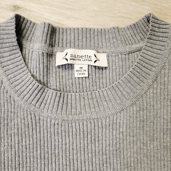 Nanette Lepore Sz Medium Gray Short Sleeve Knit Sweater - Picture 2 of 3